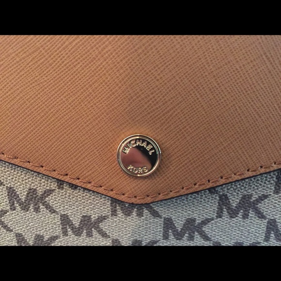 Michael Kors Jet Set Tote Acorn BNWT 😍❤️😍👜😍❤️ - Picture 2 of 8